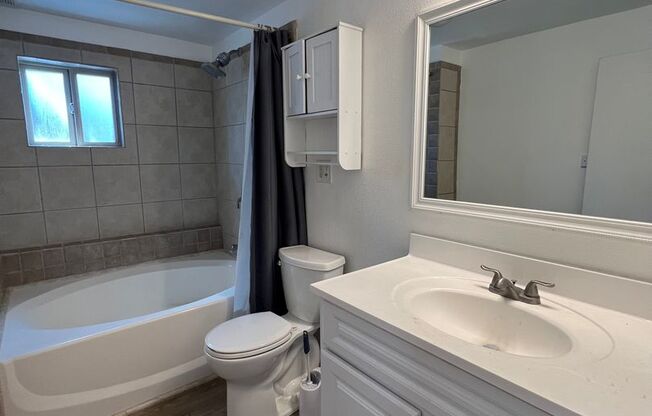 Dog Friendly Home in Heber!