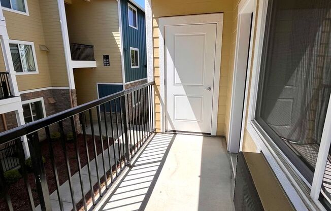 1 bed, 1 bath, 800 sqft, $1,600, Unit C208