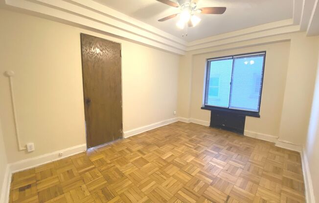 2 beds, 1 bath, $1,395, Unit 201