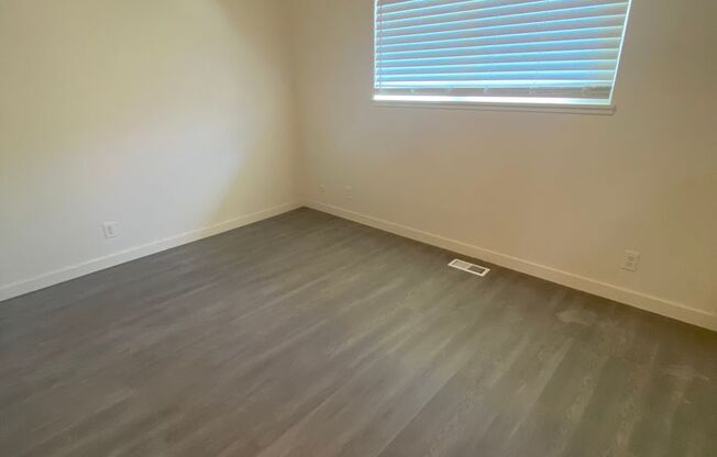 3 beds, 1 bath, $1,350, Unit 2244