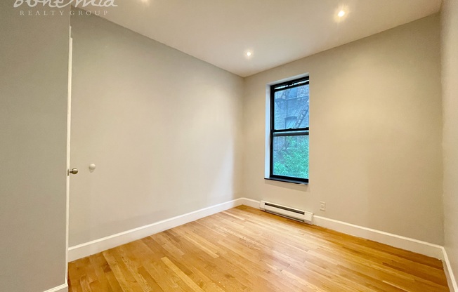 109 W 105 ST