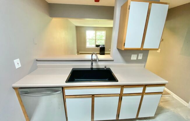 1 Bedroom Apartment in Burlington VT Available 9/1!