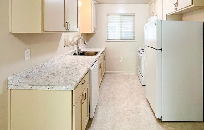 3 beds, 1 bath, $2,200, Unit Unit 5308