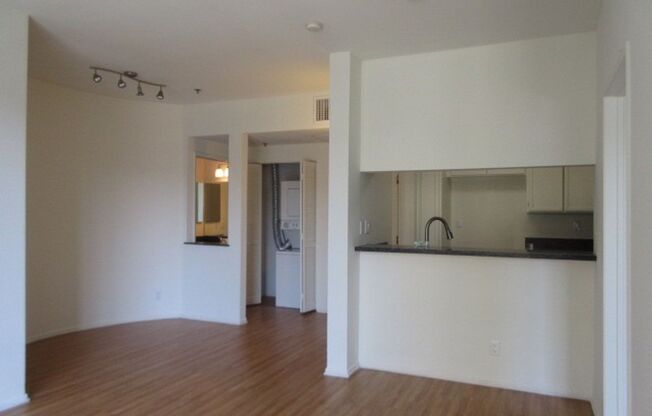 2 beds, 2 baths, 960 sqft, $3,095, Unit 0204