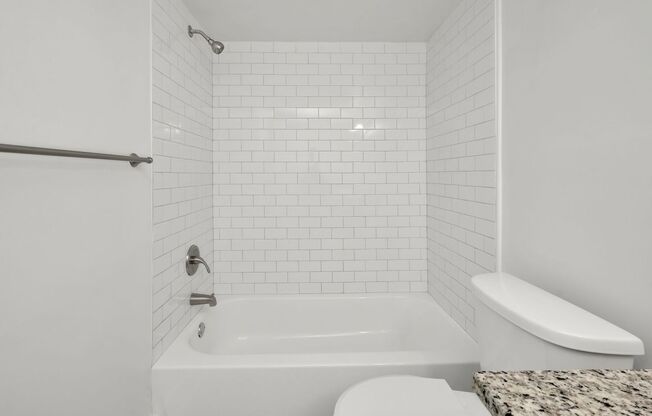 2 beds, 1 bath, 706 sqft, $1,202, Unit 25