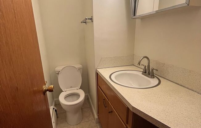 2 beds, 1.5 baths, 900 sqft, $1,440, Unit F-3