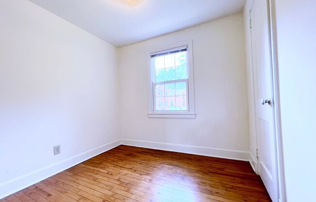 2 beds, 1 bath, 1,100 sqft, $995, Unit 822WB