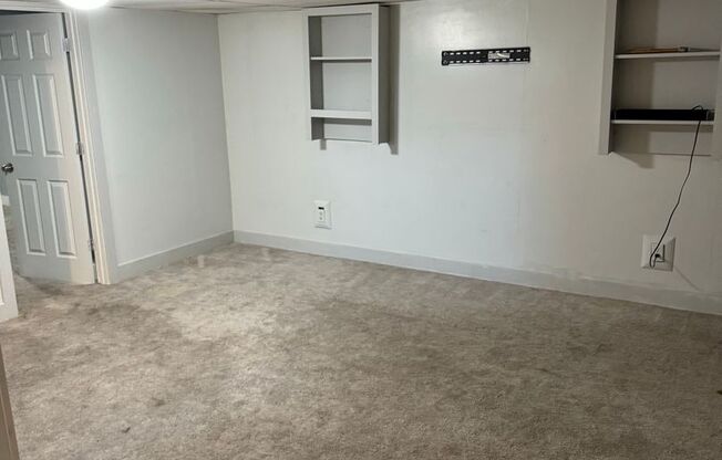 1 bed, 1 bath, 300 sqft, $850, Unit Room 1