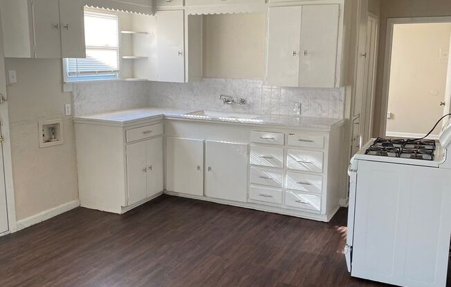 212 Slaughter, Arlington, TX 76016