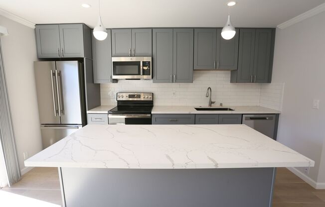 3 beds, 2 baths, $3,300, Unit #201