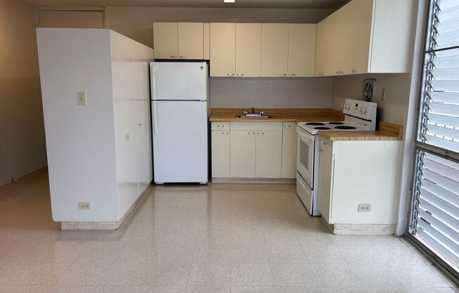 Moiliili/University - 2 Bdrm/1 Bath/1 Prkg - $1,675