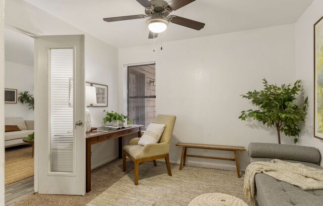 2 beds, 2 baths, 800 sqft, $999, Unit B06