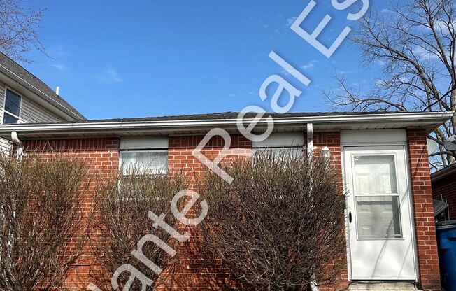 1622 MILBURN AVE