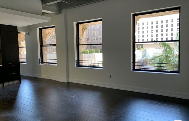 1 bed, 1 bath, 1,036 sqft, $3,149, Unit 512