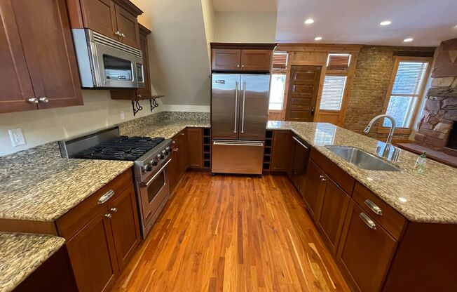 1 bed, 1 bath, 2,000 sqft, $2,095, Unit 9