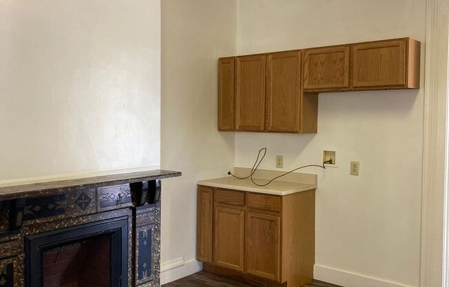 1 bed, 1 bath, $1,050, Unit 525 S. 9th St. #2