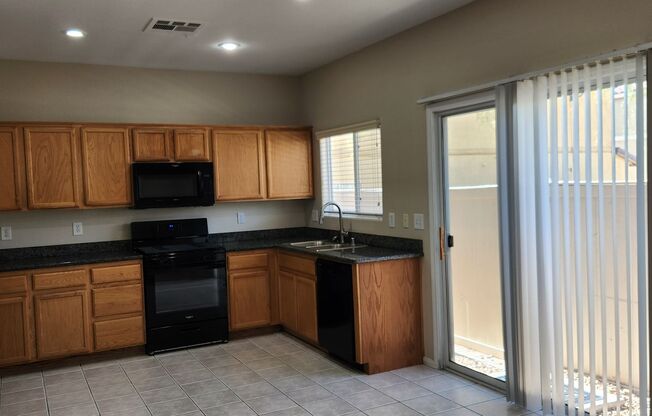 FRESHLY PAINTED 3BR + Loft in SW Las Vegas - NEW CARPETING, NEW KITCHEN APPLIANCES