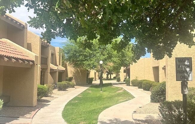 Stunning & Spacious 2 BR / 2.5 BA Townhome – Move-In Ready!