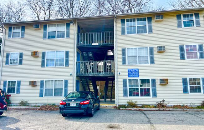 2 beds, 1 bath, $1,515, Unit 451 Frizzell Avenue Unit D R