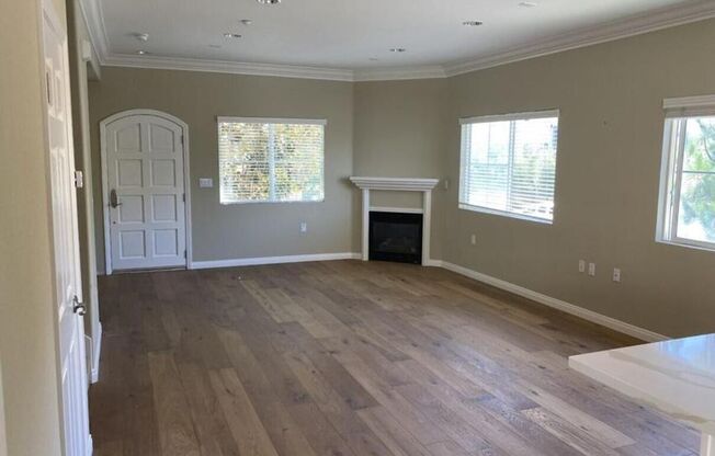 3 beds, 3 baths, $3,700