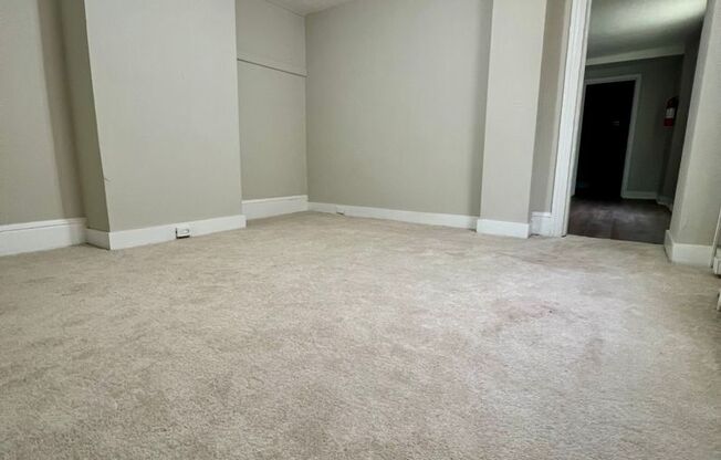 Gorgeous 4-Bedroom Townhome in the Heart of Norristown! Available NOW!