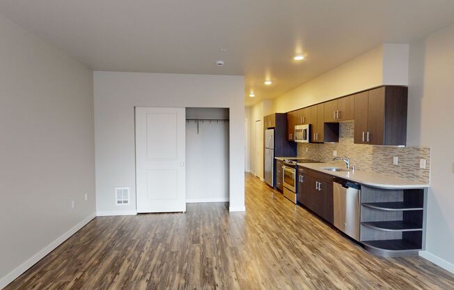 Studio, 1 bath, 564 sqft, $2,040, Unit 202