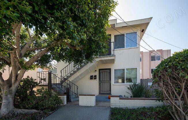 *OPEN HOUSE: 11/8 11:30AM-12:30PM* Upstairs 1BR in Crown Point / Pacific Beach Area