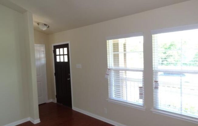 BEAUTIFUL NEWER HOME IN TURTLE CREEK