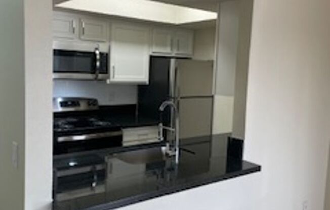 2 beds, 1 bath, 707 sqft, $1,239, Unit 7224