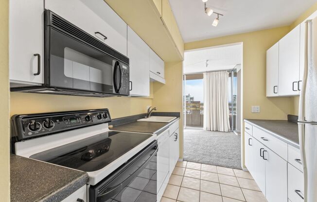 2 beds, 2 baths, $2,400, Unit UNIT 10 E