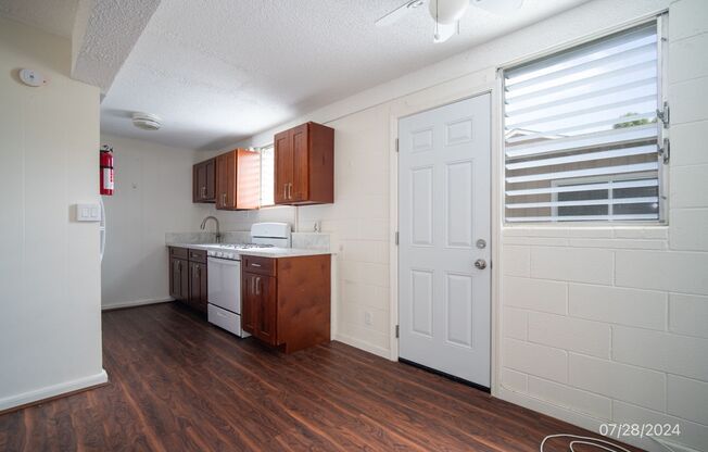 3 beds, 1 bath, $2,750