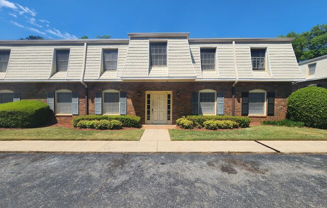 Royal Springs Apartments