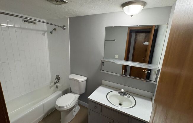 1 bed, 1 bath, 802 sqft, $720, Unit #3