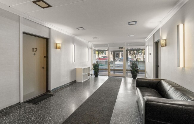 2 beds, 1 bath, 878 sqft, $3,500, Unit 47