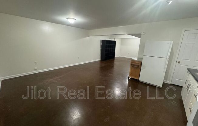 105 B DANCING FOX RD