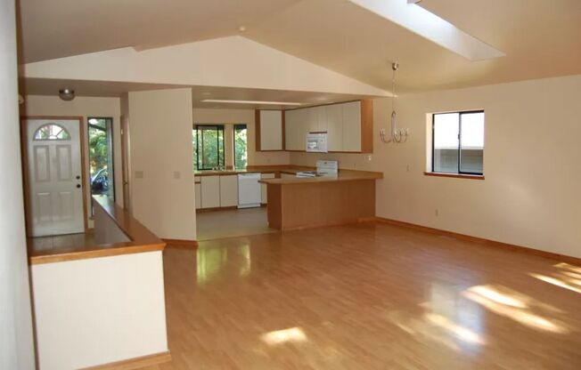 Fanstatic home in Sudden Valley Community!