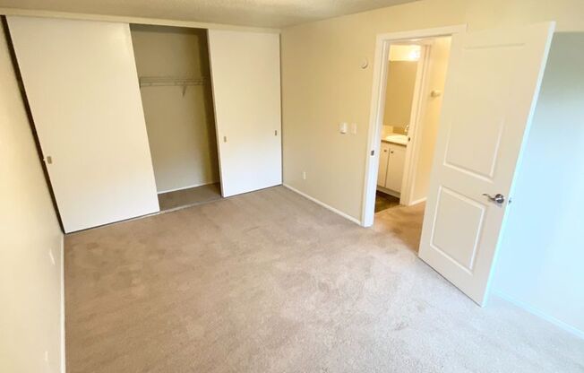 2 beds, 1 bath, 800 sqft, $1,995, Unit 405