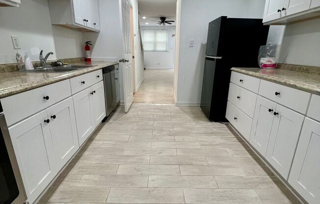 Stunning 2-Bedroom Townhome in the heart of Passyunk Square! Available NOW!