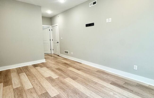 2 beds, 2 baths, 900 sqft, $1,599, Unit 306