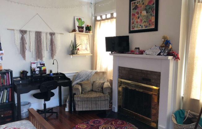 228 LEXINGTON AVE