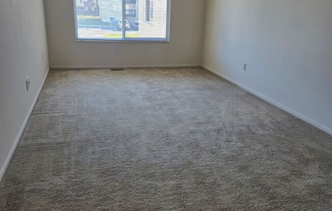 2 beds, 1.5 baths, 1,197 sqft, $1,315, Unit 09 - 909