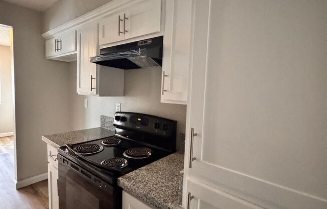 NEWLY REMODELED Spacious & Cozy 3 bed + 1.5 bath $1,750 rent/deposit