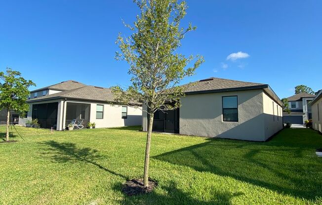 11100 Balfour St - Lakefront home