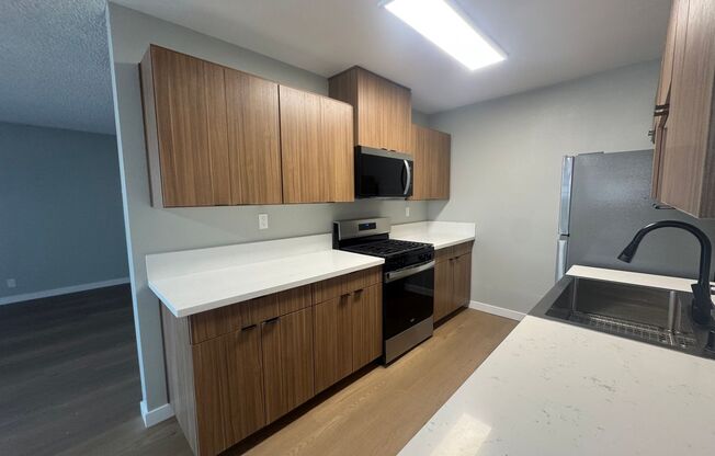 2 beds, 2 baths, 1,000 sqft, $2,960, Unit A23