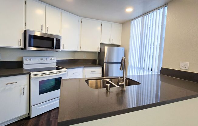 2 beds, 1.5 baths, 1,195 sqft, $4,098, Unit 411