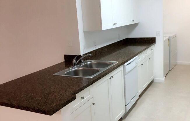 3 beds, 2 baths, 1,700 sqft, $3,050, Unit 08-203