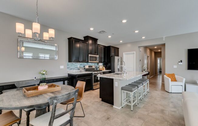 Luxury Fully Furnished 2Bed/2.5Bath Townhome in Gated Community