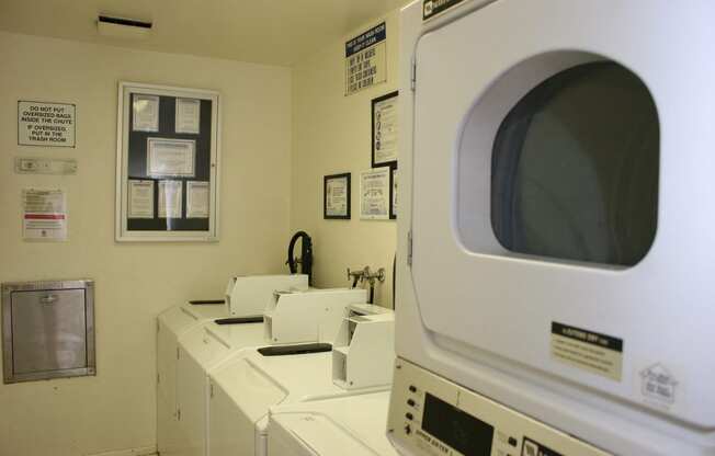 Apartments in Chatsworth Laundry