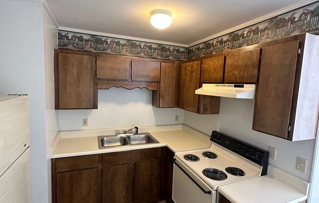 2 beds, 1 bath, $1,100