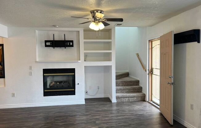 2 beds, 2 baths, $1,725, Unit UNIT 4702
